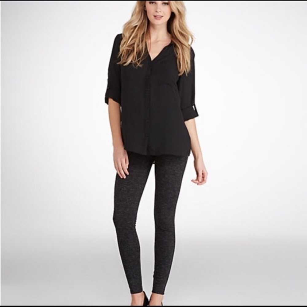 ASSETS BY SPANX RED HOT LABEL LEGGINGS